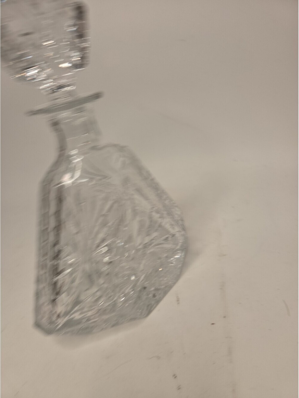 Godinger Dublin Crystal Triangular Whiskey Decanter & Chevron Stopper 11" Heavy - Picture 4 of 7